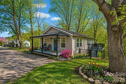 250 Seagle St, Marion, NC, 28752-3654 | Card Image