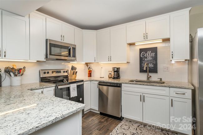 6838 Constitution Ln, Townhouse with 3 bedrooms, 3 bathrooms and null parking in Charlotte NC | Image 9