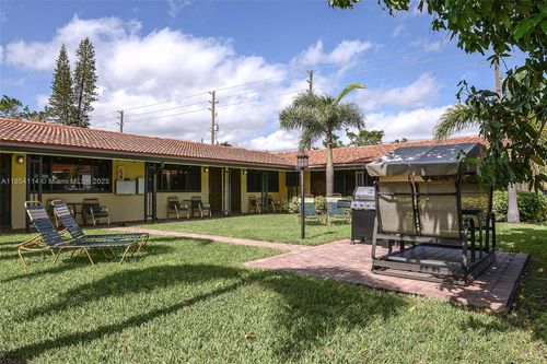 5-811 Ne 10th St, Hallandale Beach, FL, 33009-2664 | Card Image