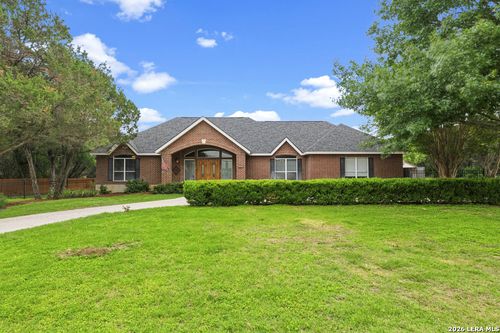 71 Horseshoe Trl, New Braunfels, TX, 78132-3727 | Card Image