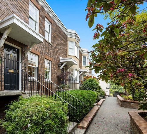 1365 7th Ave W, Vancouver, BC, V6H1B8 | Card Image