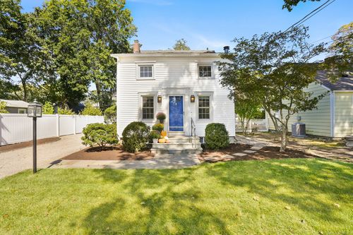 52 Glover St, Fairfield, CT, 06824-3803 | Card Image