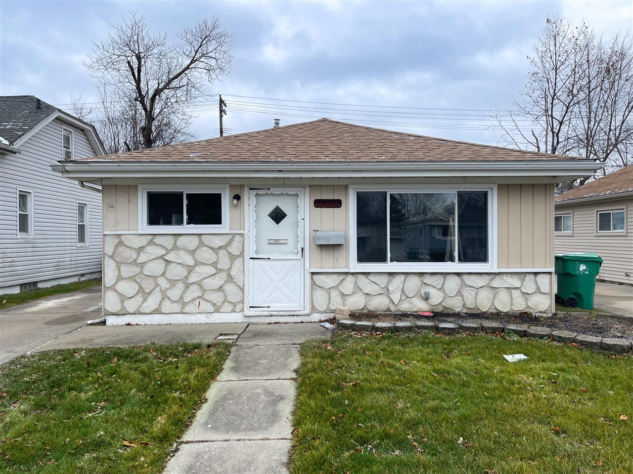 Tuscany Ave, Eastpointe, MI 48021