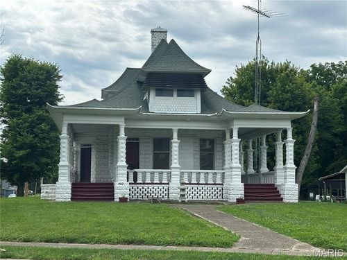 707 N Main St, White Hall, IL, 62092-1154 | Card Image