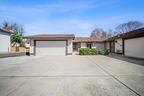 2237 Kingstree Ln, Rancho Cordova, CA, 95670-4211 | Card Image