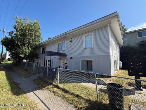 1075 Eagle St, Anchorage, AK, 99501-3776 | Card Image