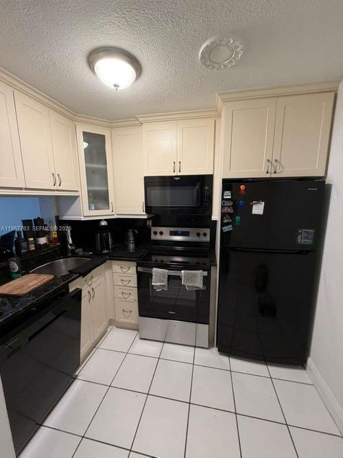b-614-488 Nw 165th Street Rd, Miami, FL, 33169-6463 | Card Image