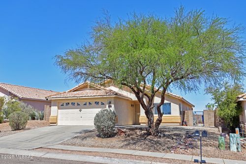 3625 N Avenida Albor, Tucson, AZ, 85745-8820 | Card Image