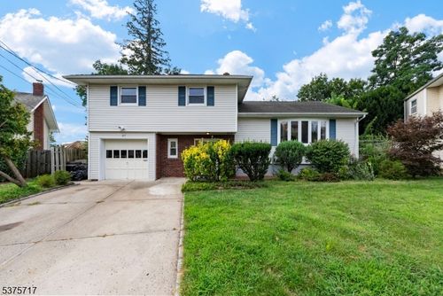 27 Skyview Rd, Union, NJ, 07083-7010 | Card Image