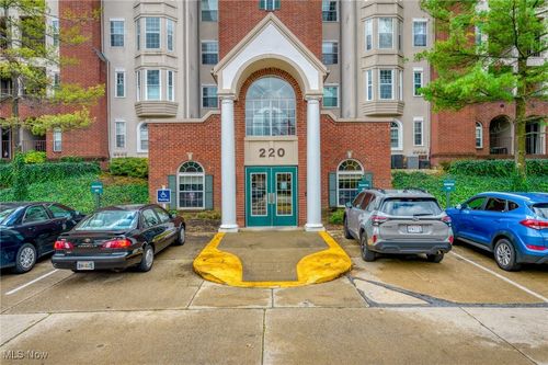 apt-308-220 Fox Hollow Dr, Mayfield Heights, OH, 44124-6102 | Card Image