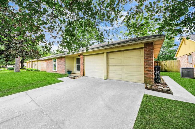 5822 Walnutgate Dr, House other with 3 bedrooms, 2 bathrooms and 2 parking in Spring TX | Image 7
