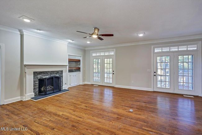 08-300 Monterey Dr | Image 8