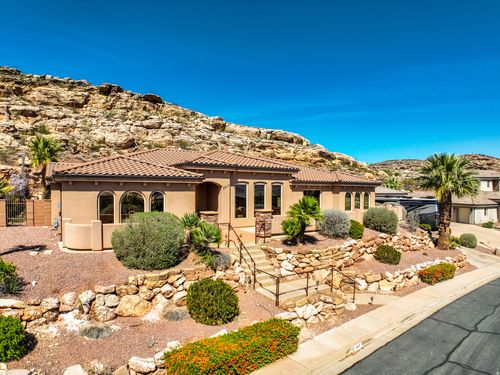 2317 Greystone Dr, St George, UT, 84790-6346 | Card Image
