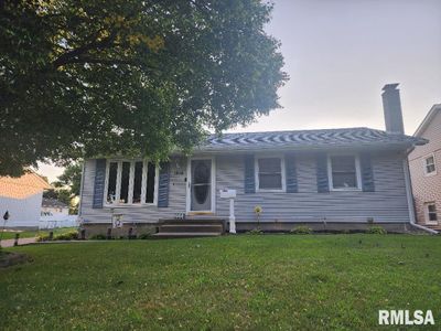 1515 6 Th Avenue, House other with 3 bedrooms, 2 bathrooms and null parking in Camanche IA | Image 1