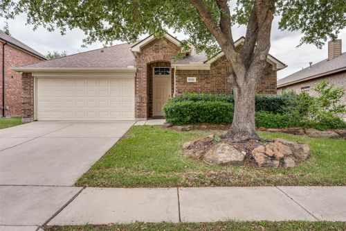 8121 Misty Water Drive, Fort Worth, TX, 76131 | Card Image