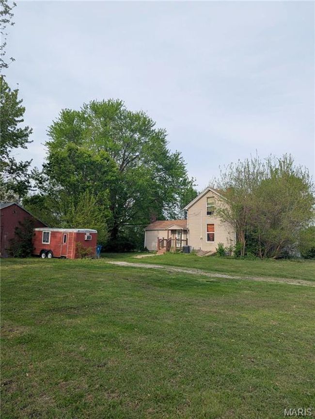 8777 State Route 162, House other with 2 bedrooms, 1 bathrooms and null parking in Troy IL | Image 37