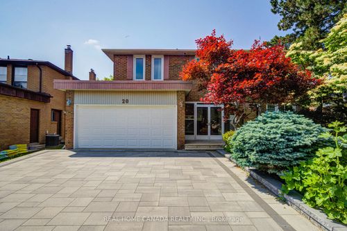 20 Saddletree Dr, North York, ON, M2H3L3 | Card Image