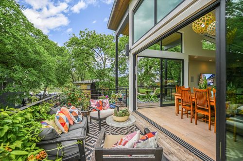 56 Waller St, Austin, TX, 78702-5243 | Card Image