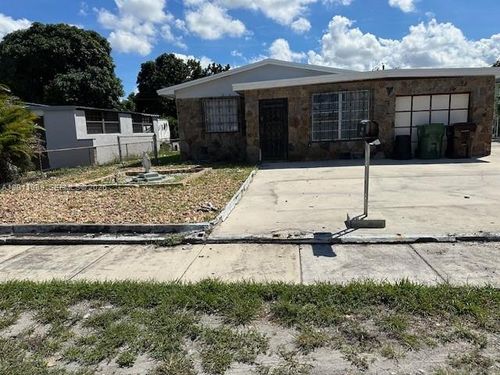 front-640 E 55th St, Hialeah, FL, 33013 | Card Image