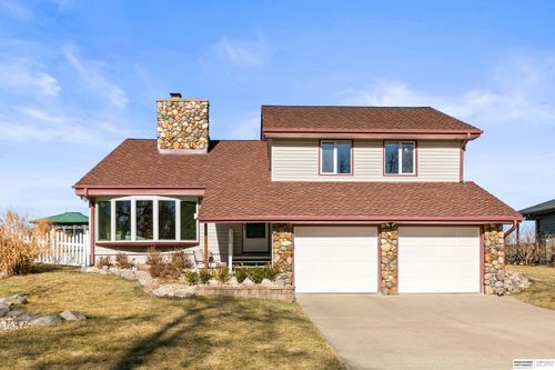 47 Ginger Woods Rd, Valley, NE, 68064-9404 | Card Image