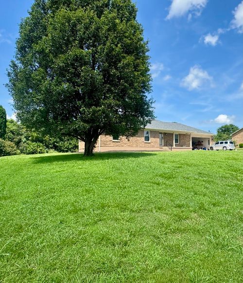 1018 Farmaway Dr, Bardstown, KY, 40004-8955 | Card Image