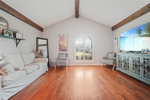 1-1314 Town Cir, Baytown, TX, 77520-3431 | Card Image