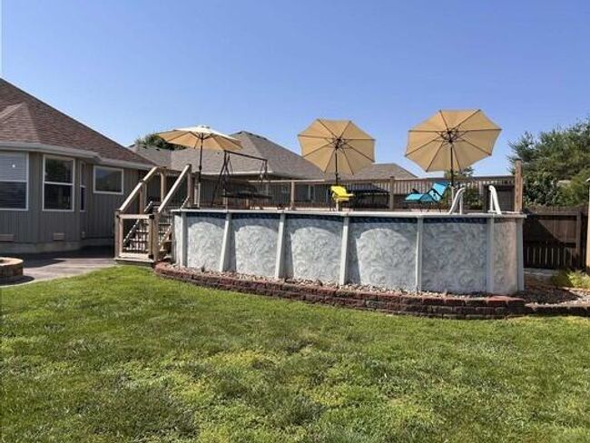 Pool toward back | Image 35