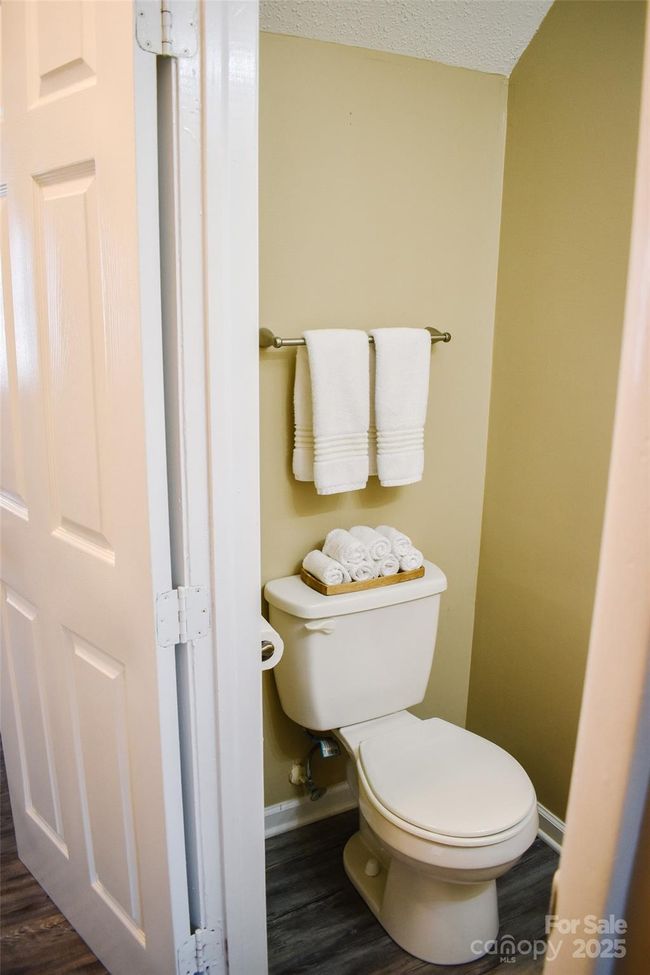 Powder room on the main. | Image 31