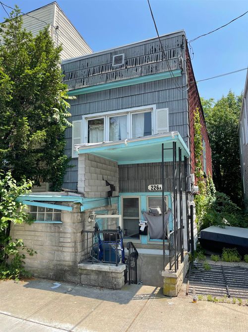226A Freeman Ave, Jersey City, NJ, 07306-7020 | Card Image