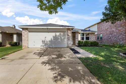 9121 Riding Stable Ln, Fort Worth, TX, 76123-2587 | Card Image