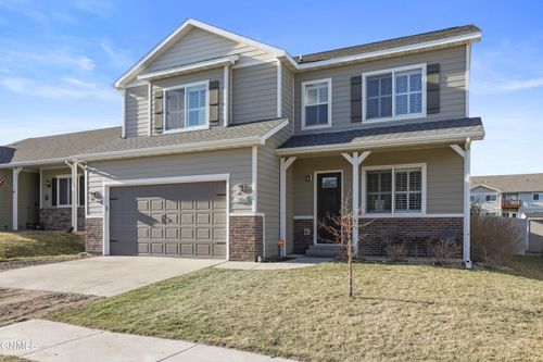 2202 25th Street W, Williston, ND, 58801 | Card Image