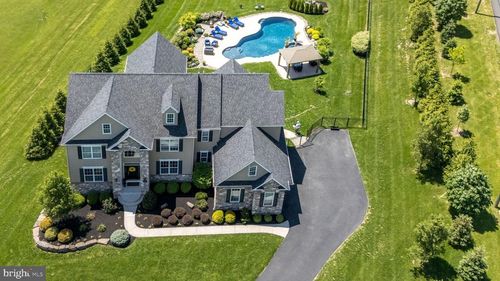 5392 Loux Dr, Doylestown, PA, 18902-9212 | Card Image