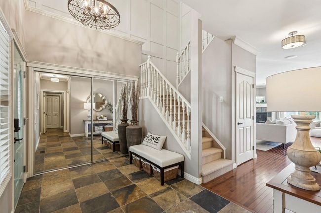 316 Everbrook Way Sw, House other with 4 bedrooms, 4 bathrooms and 4 parking in Calgary AB | Image 5