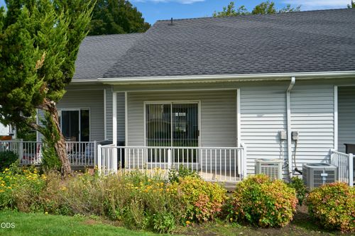 71-2101 Poplar Drive, Medford, OR, 97504 | Card Image
