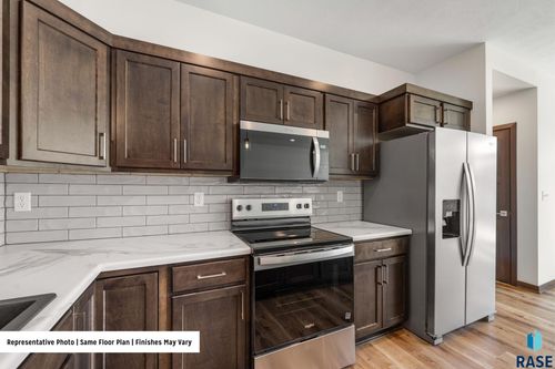 4615 E Whisper Ridge Pl, Sioux Falls, SD, 57108-3170 | Card Image