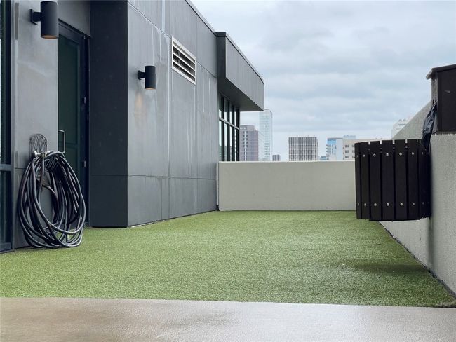 View of yard with a city view | Image 27