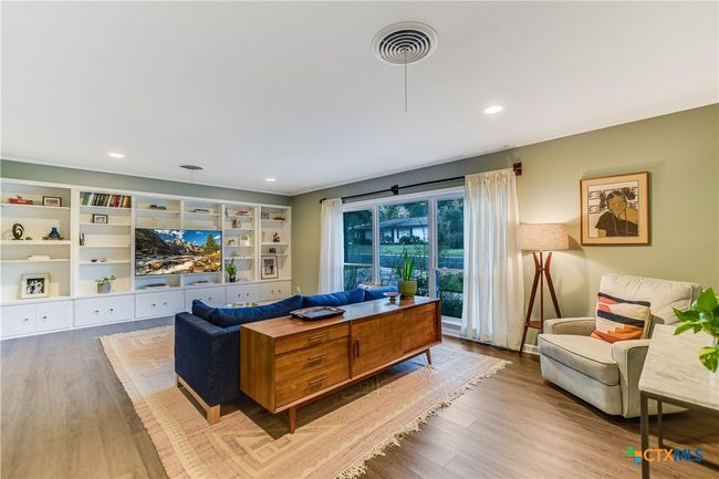1504 E 18 Th St, House other with 4 bedrooms, 2 bathrooms and null parking in Georgetown TX | Image 6