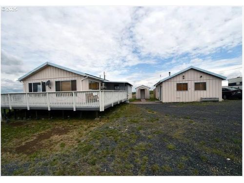 58474 Old Lake Rd, Christmas Valley, OR, 97641-2510 | Card Image