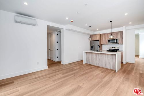 3-5321 Ben Ave, Valley Village, CA, 91607-2707 | Card Image