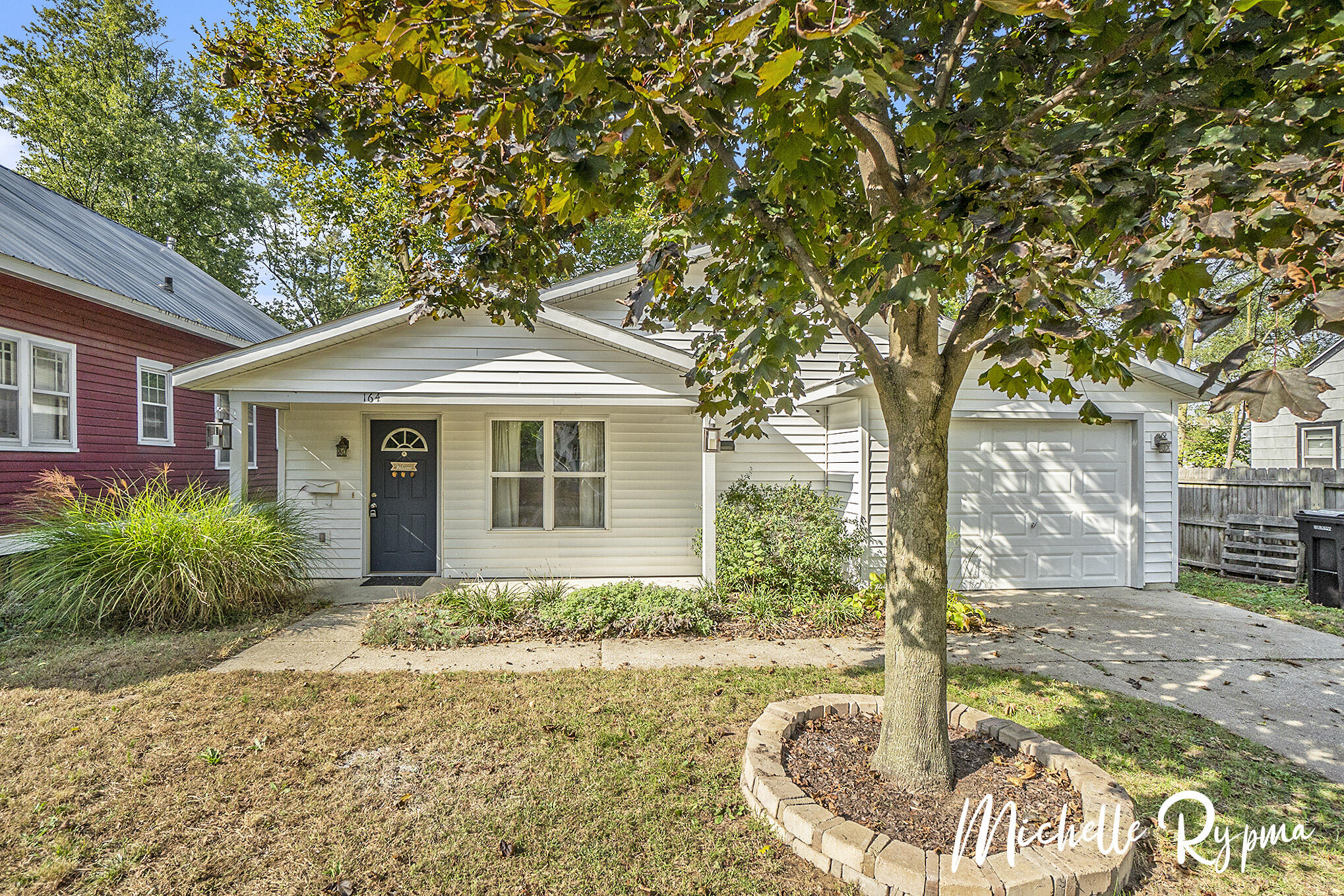 164 Reed Avenue, For Sale in Holland Zoocasa