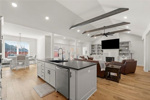 879 Budrio Ave, Tontitown, AR, 72762-4587 | Card Image