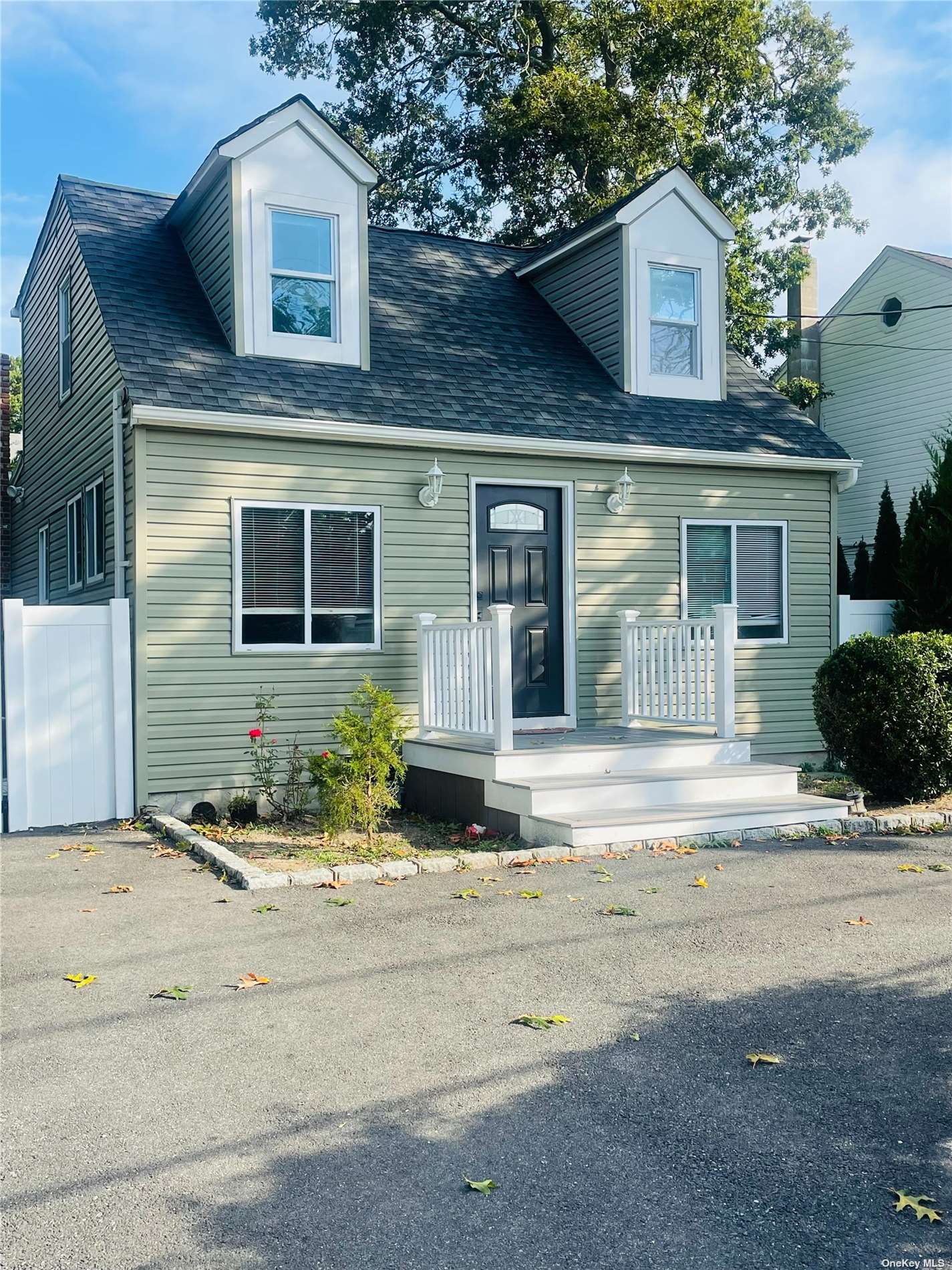 Hamilton Rd, Mastic Beach, NY 11951