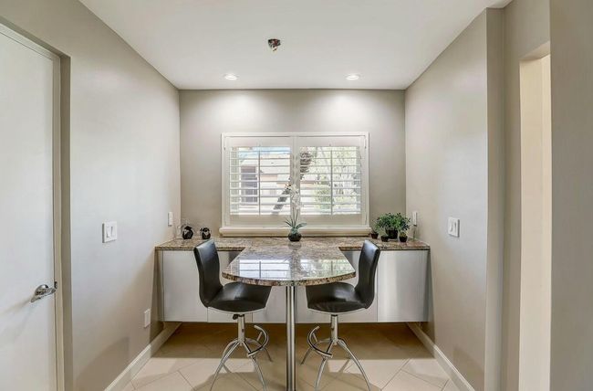 6778 Versailles Ct, Condo with 2 bedrooms, 3 bathrooms and null parking in Lake Worth FL | Image 4