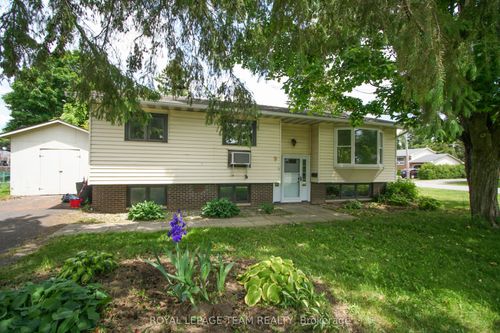 9 Martin St, North Dundas, ON, K0C1H0 | Card Image