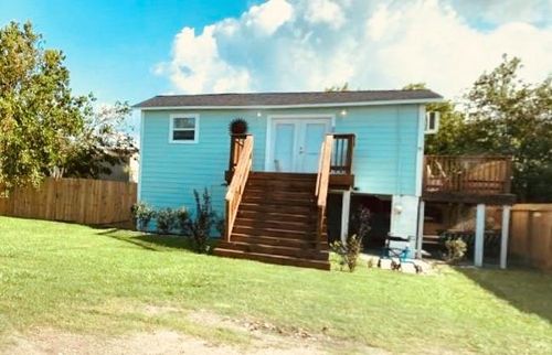 1609 E Bayshore Dr, San Leon, TX, 77539-2990 | Card Image