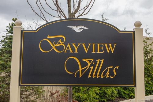 6 Sophia Ct, West Babylon, NY, 11704-6335 | Card Image