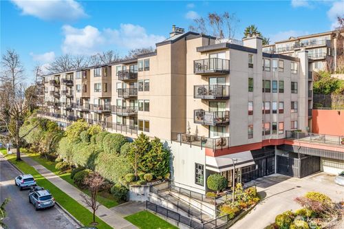 apt-102-500 W Roy St, Seattle, WA, 98119-3874 | Card Image