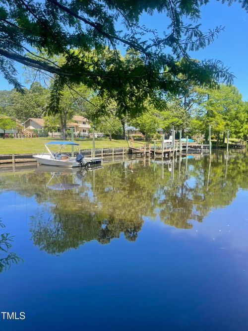 103 Anchor Way, New Bern, NC, 28562-9509 | Card Image