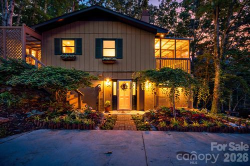 29 Independence Blvd, Asheville, NC, 28805-9729 | Card Image