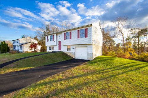 9 Nicole Ln, Wingdale, NY, 12594-1341 | Card Image